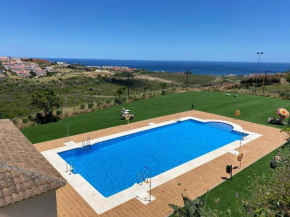 New build stunning 2 bed with sea views